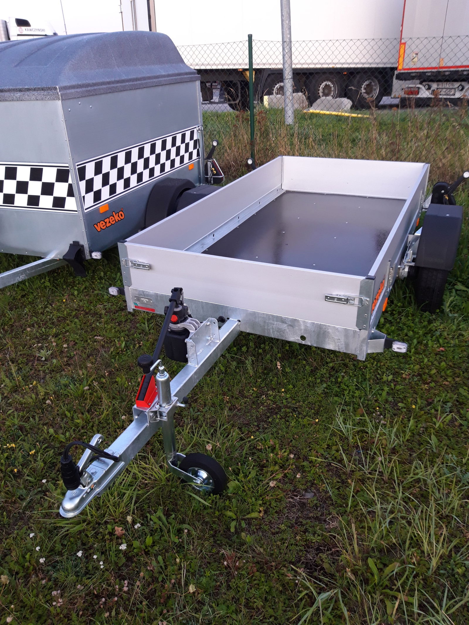 husky hobby bočnice.jpg