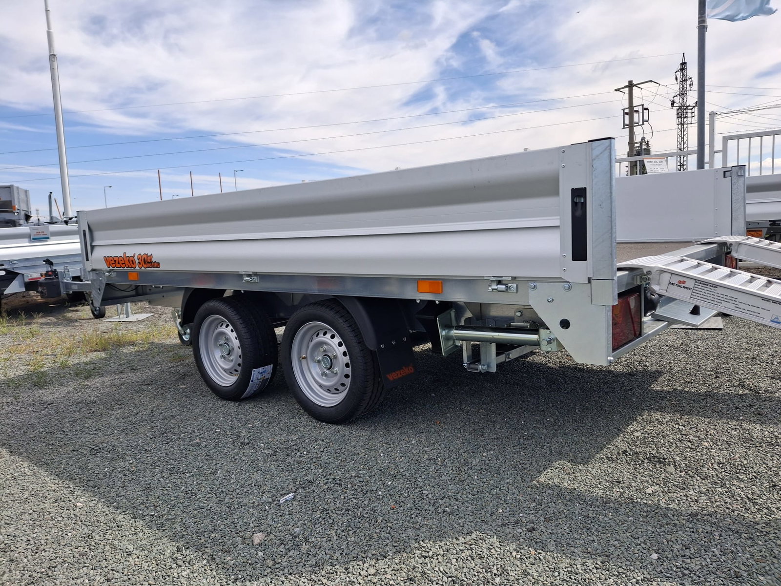 CARGO LIGHT D 27.3 195_50 R13C_120.jpeg